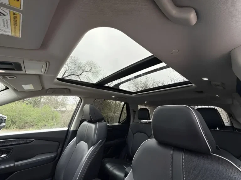 Honda Pilot Cabin With Panoramic Sunroof