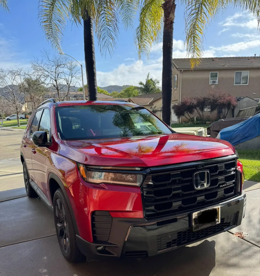 Best Combination Of Radiant Red Metallic II Honda Pilot with Black Wheels