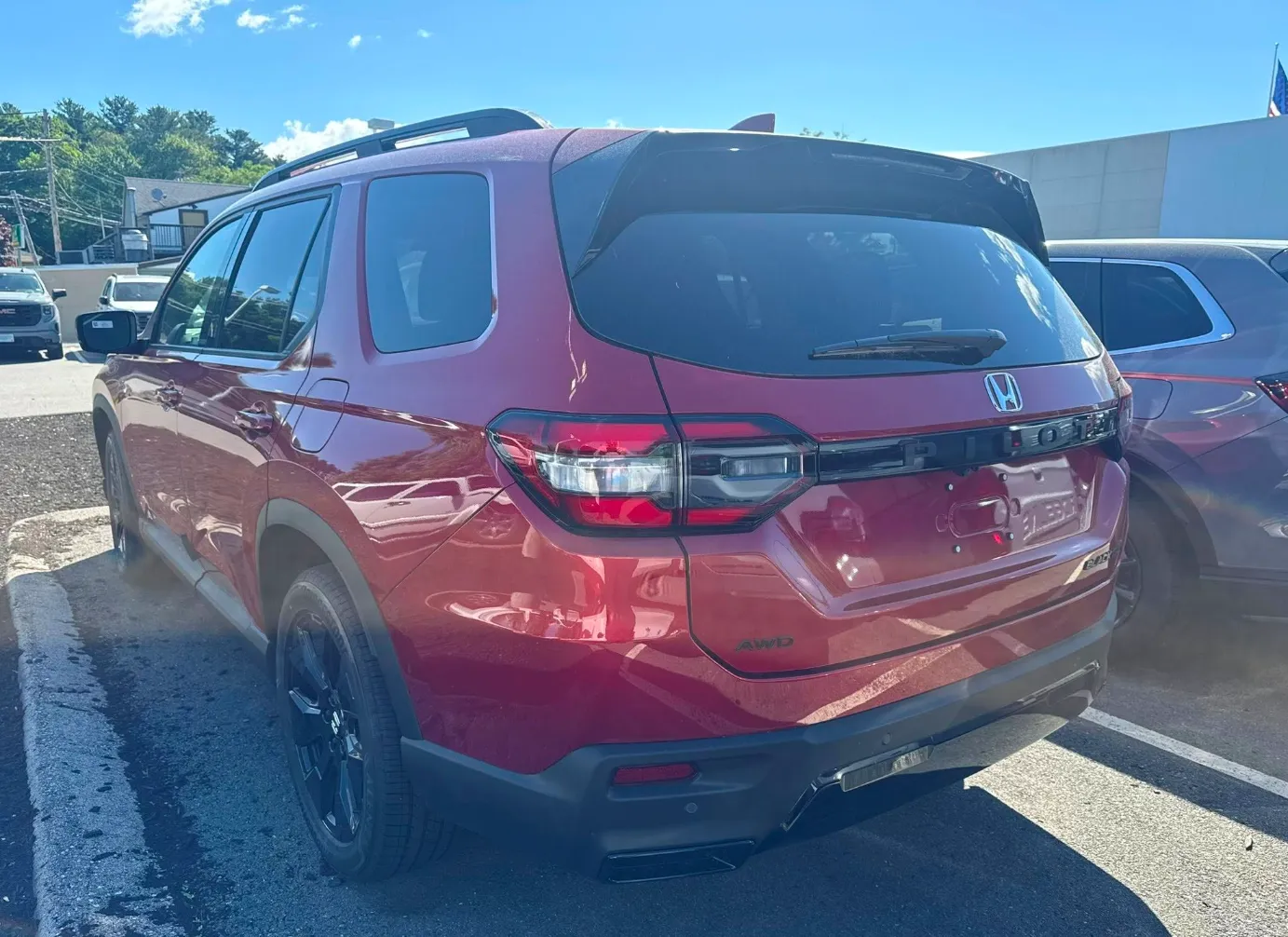 Honda Pilot Showin in Radiant Red Metallic II