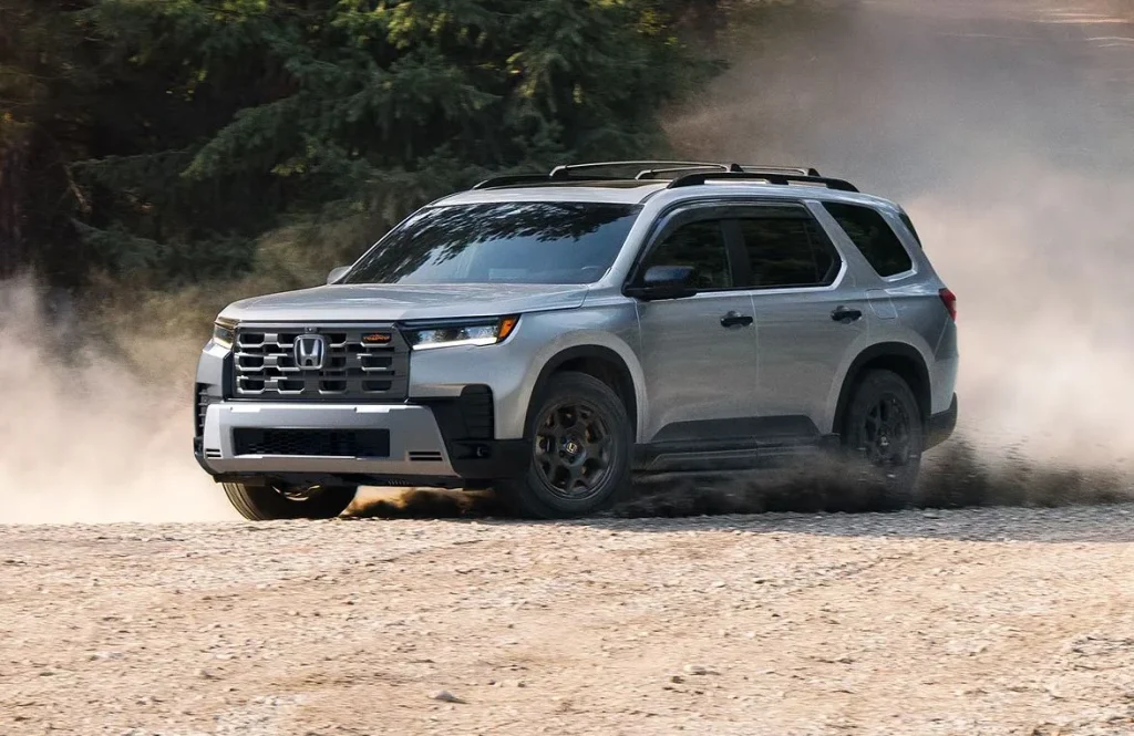 Honda Pilot Shown on Solar Silver Metallic Official Photo