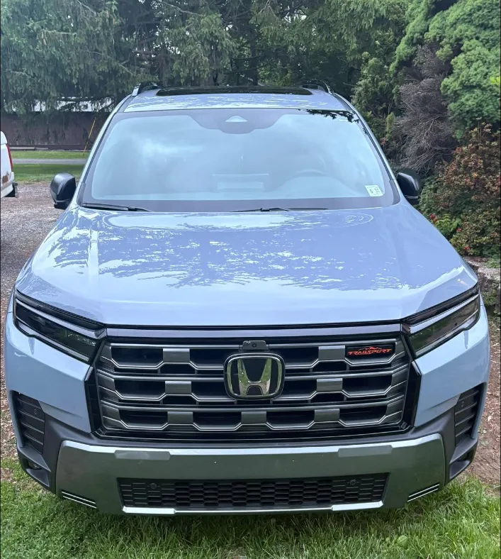 Honda Pilot TrailSport with Sonic Gray Pearl Color