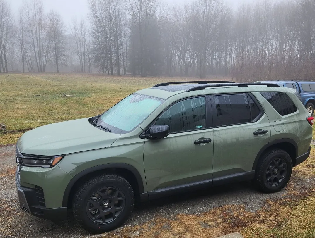 Honda Pilot Trailsport with Ash Green Metallic Paint Color