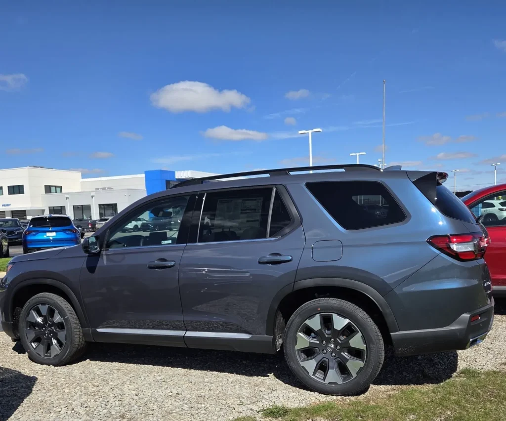 New Honda Pilot on Smoke Blue Pearl Color