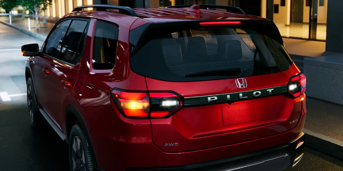 Official Picture of Honda Pilot in Radiant Red Metallic II Color