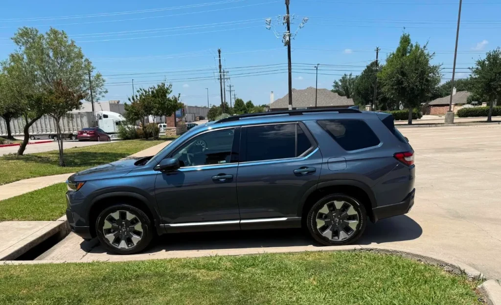 Smoke Blue Pearl Honda Pilot